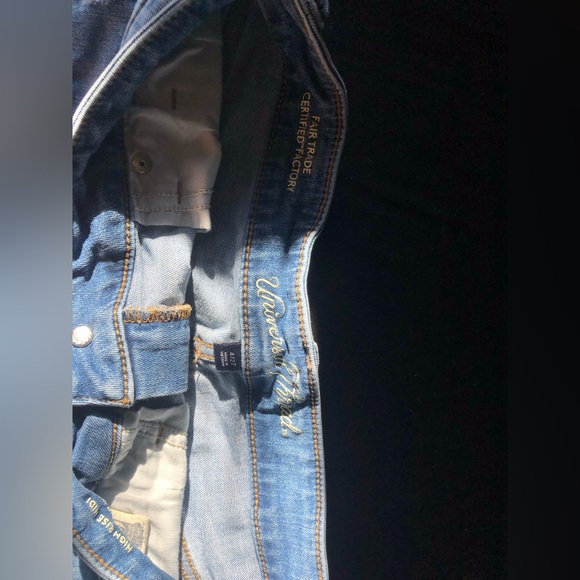 Universal Thread Shorts🖤 - Picture 3 of 4